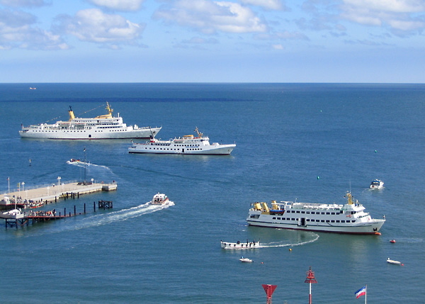 Seebderschiffe vor Helgoland 